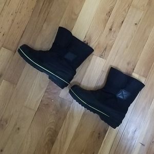 EUC boys snow boot